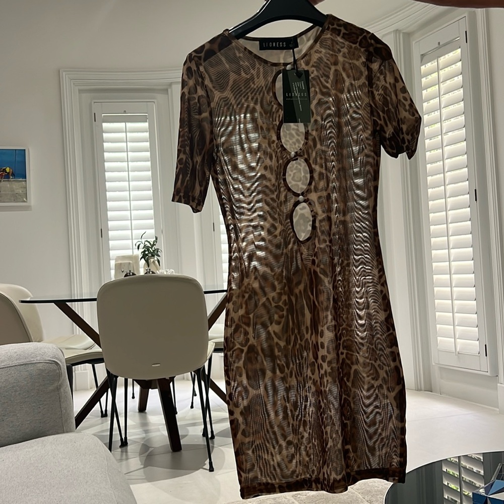 Lioness size small dress